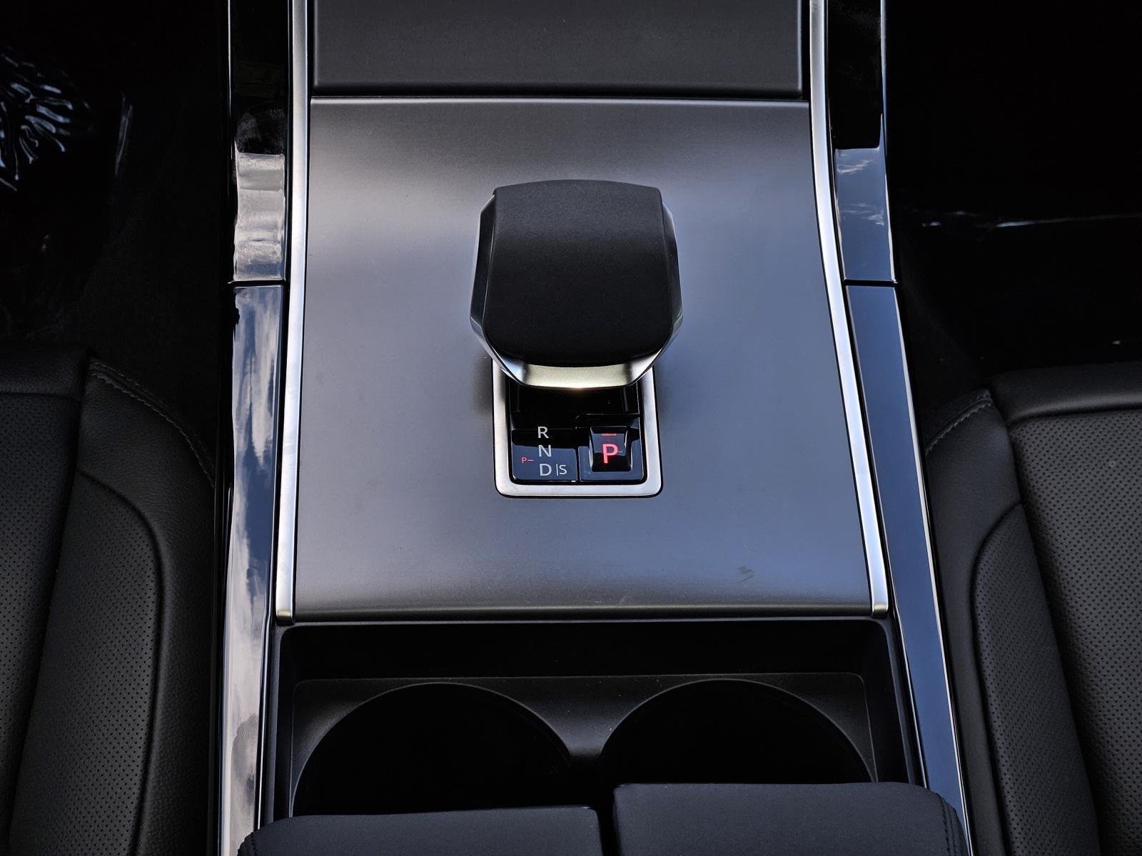 New 2026 Fuji White Land Rover S image 36