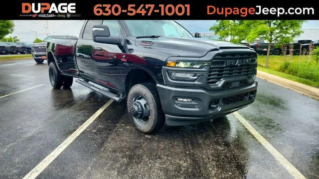 New 2026 Diamond Black Crystal Pearl-Coat Exterior Paint RAM Tradesman image 1