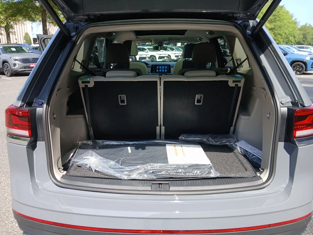 Used 2026 Gray Volkswagen SE w/Technology image 22