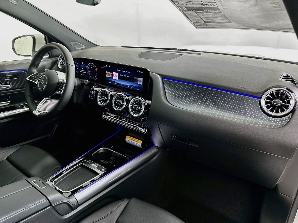 New 2026 Polar White Mercedes-Benz GLA 250 image 28