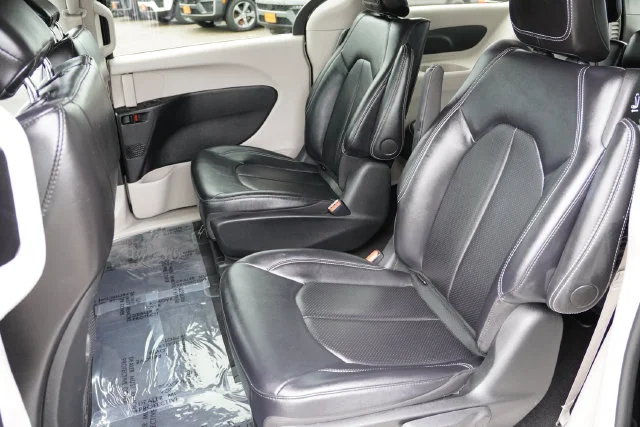 Certified Used 2024 Black Chrysler Select image 19