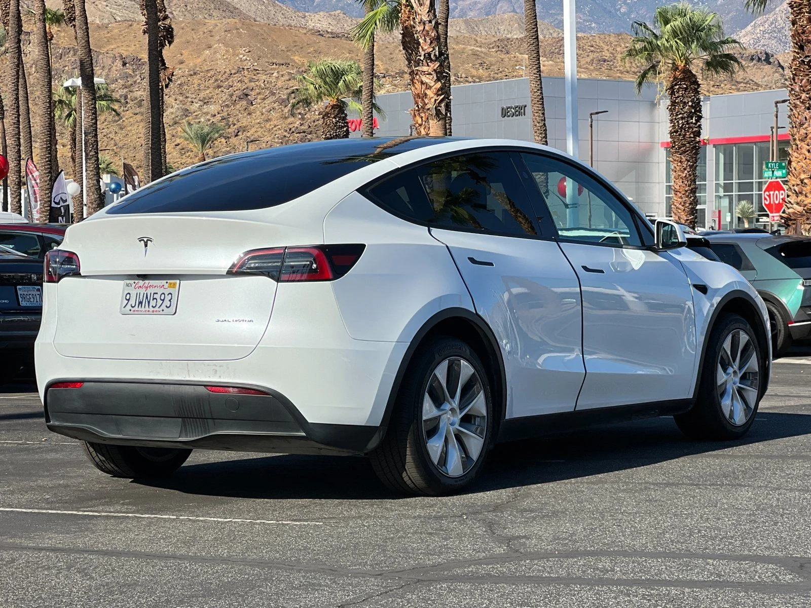 Used 2023 White Tesla Long Range image 3