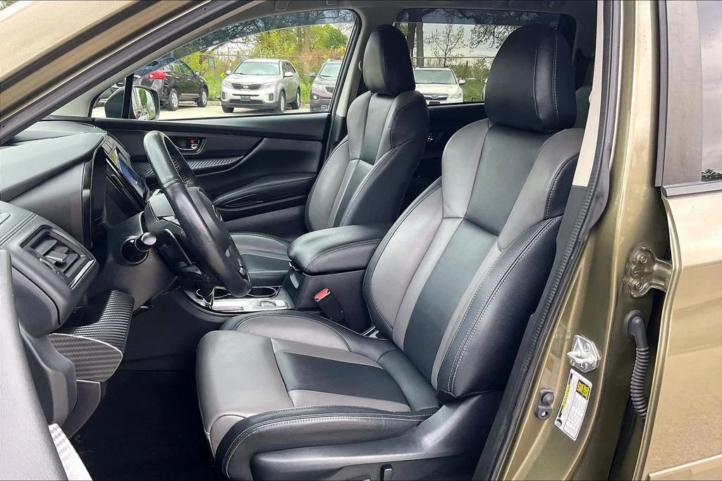 Used 2022 Brown Subaru Onyx Edition image 25