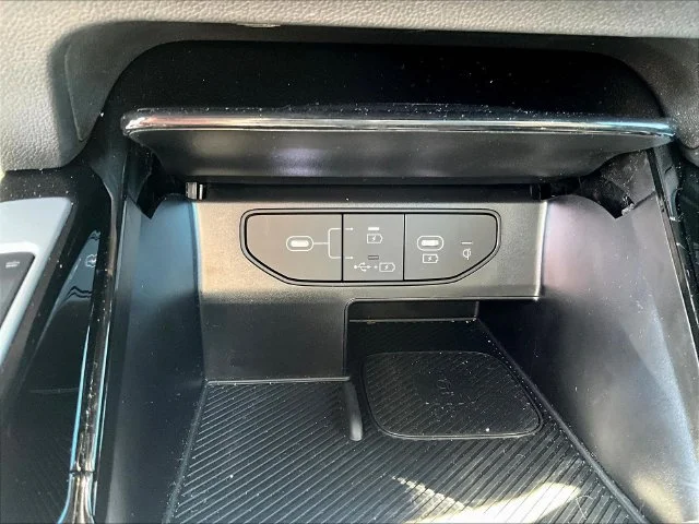 Used 2026 White Kia SX Prestige image 19
