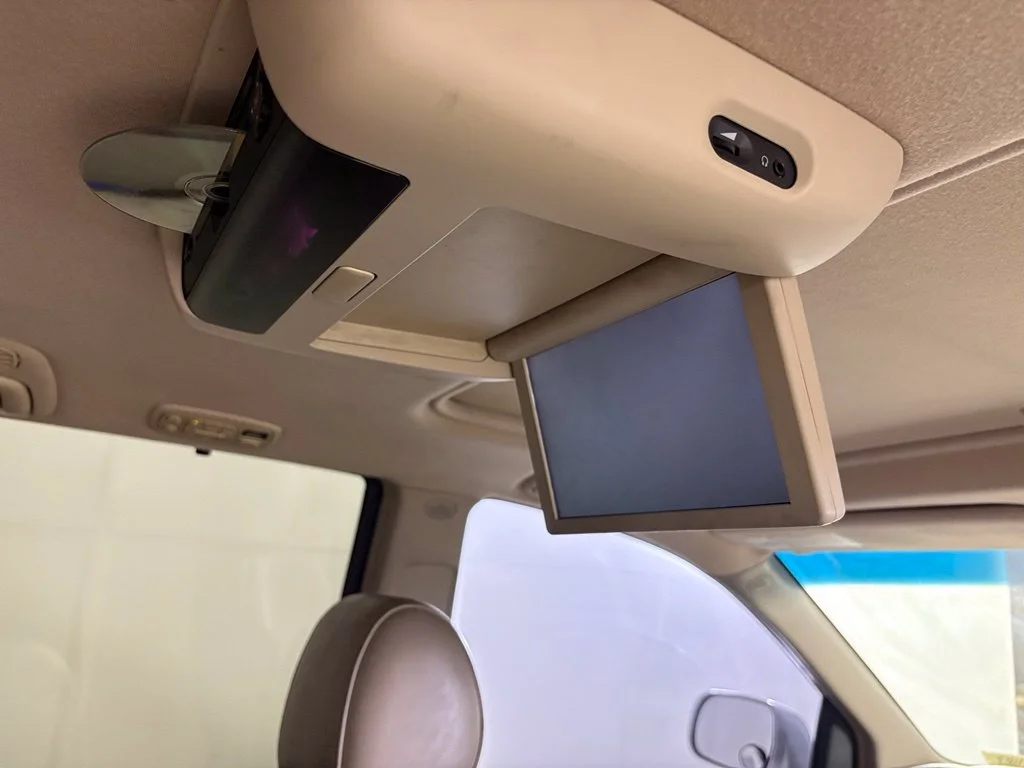 Used 2006 White Toyota XLE image 36