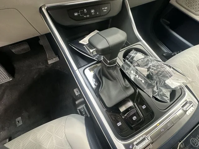 New 2026 Snow White Pearl Kia SX image 23