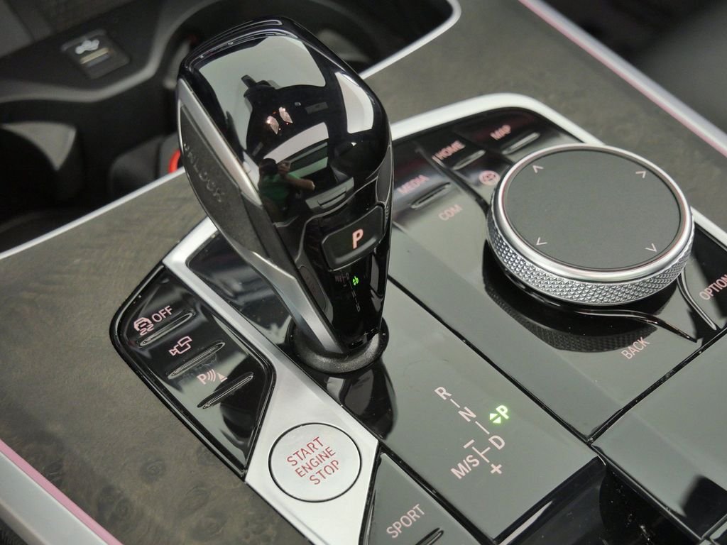 Used 2022 Black Sapphire Metallic BMW xDrive40i image 48