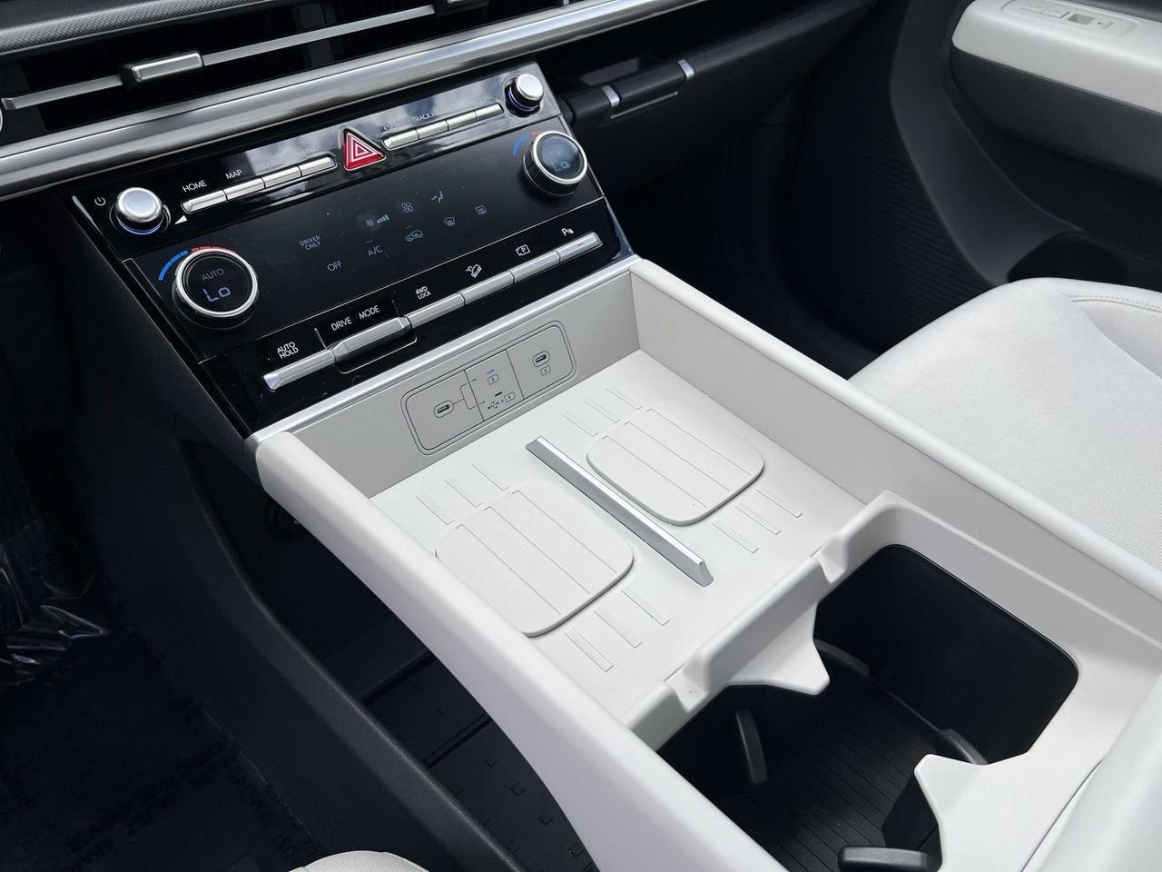 New 2026 Hampton Gray Hyundai SE image 37