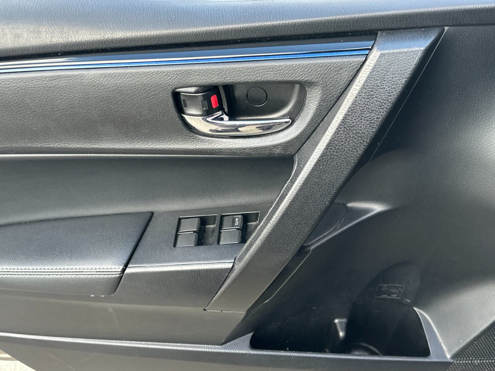 Used 2017 Gray Metallic Toyota SE image 10