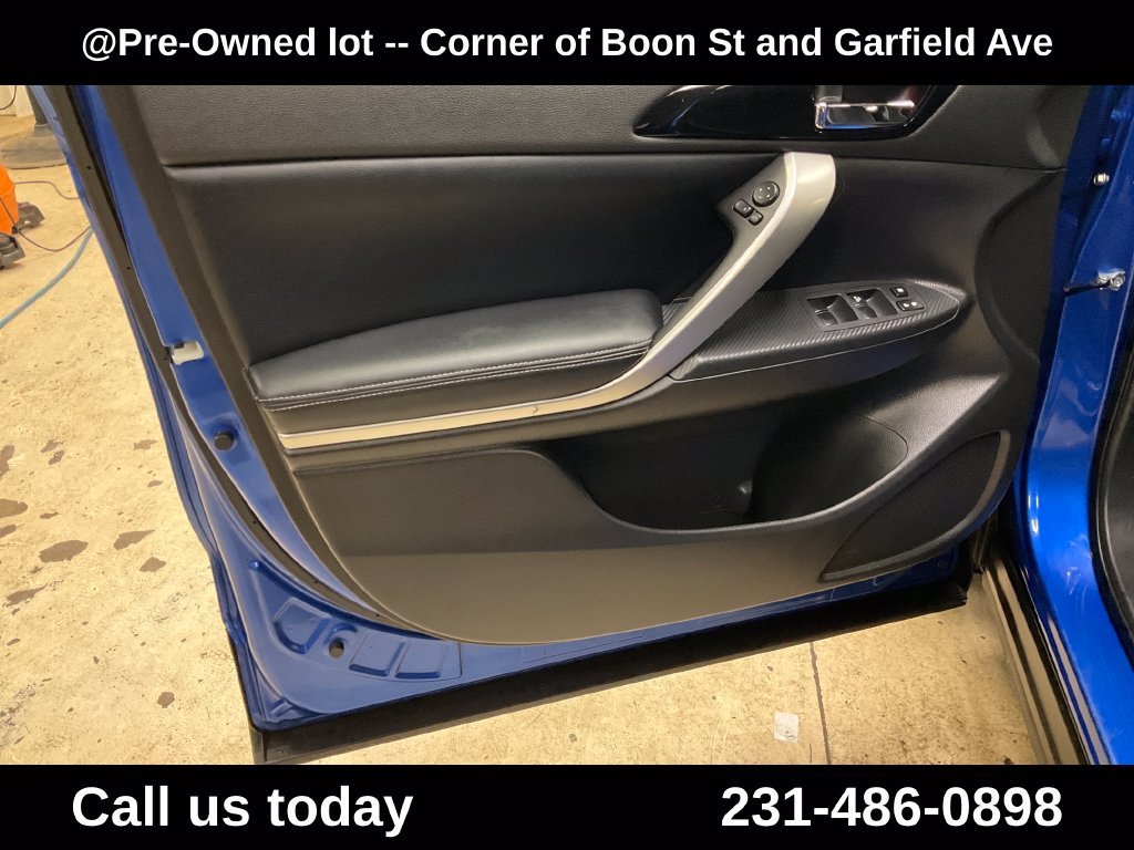 Used 2025 Blue Mitsubishi SE image 14
