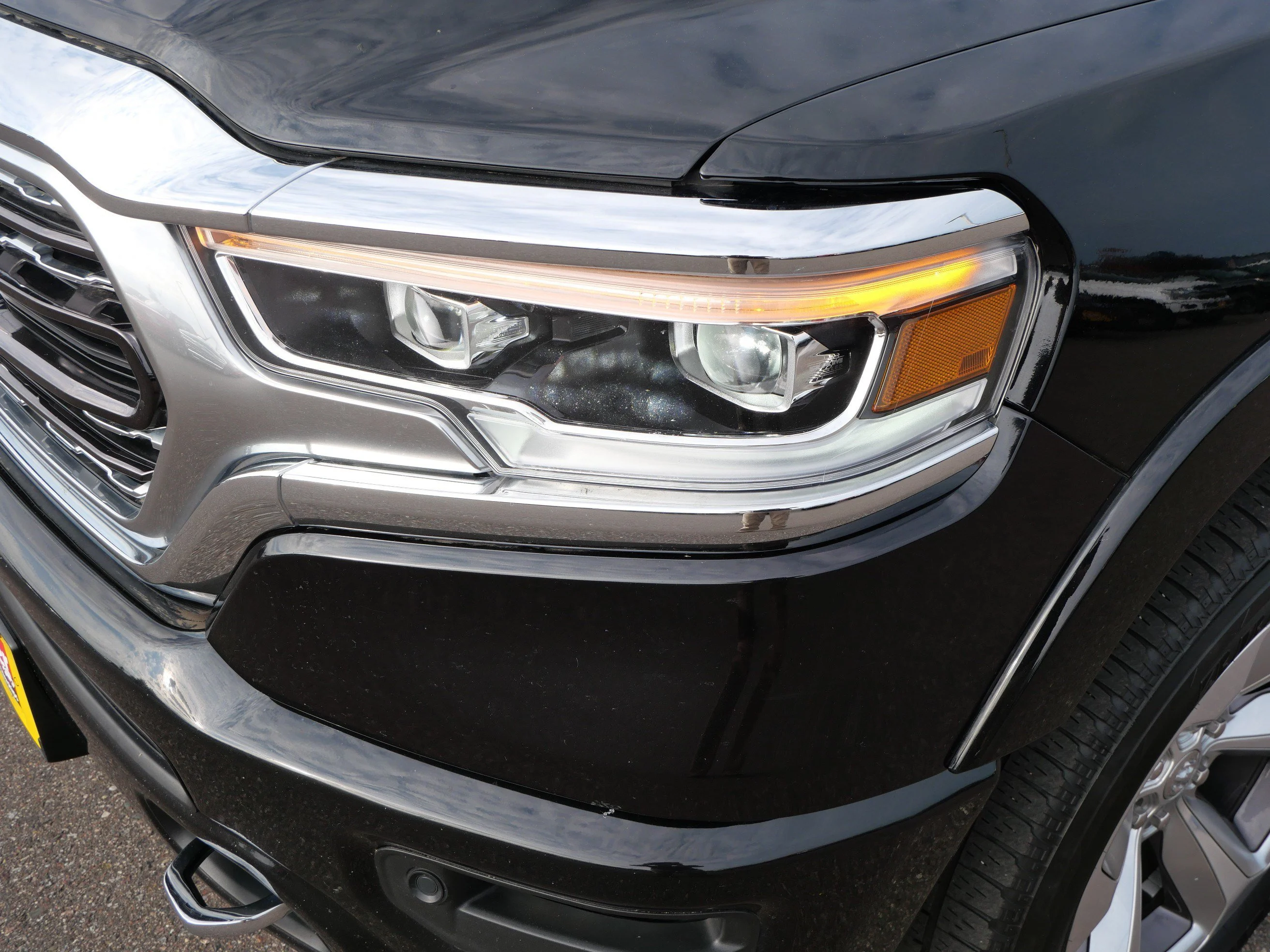 Used 2020 Diamond Black Crystal Pearlcoat Ram Limited image 15