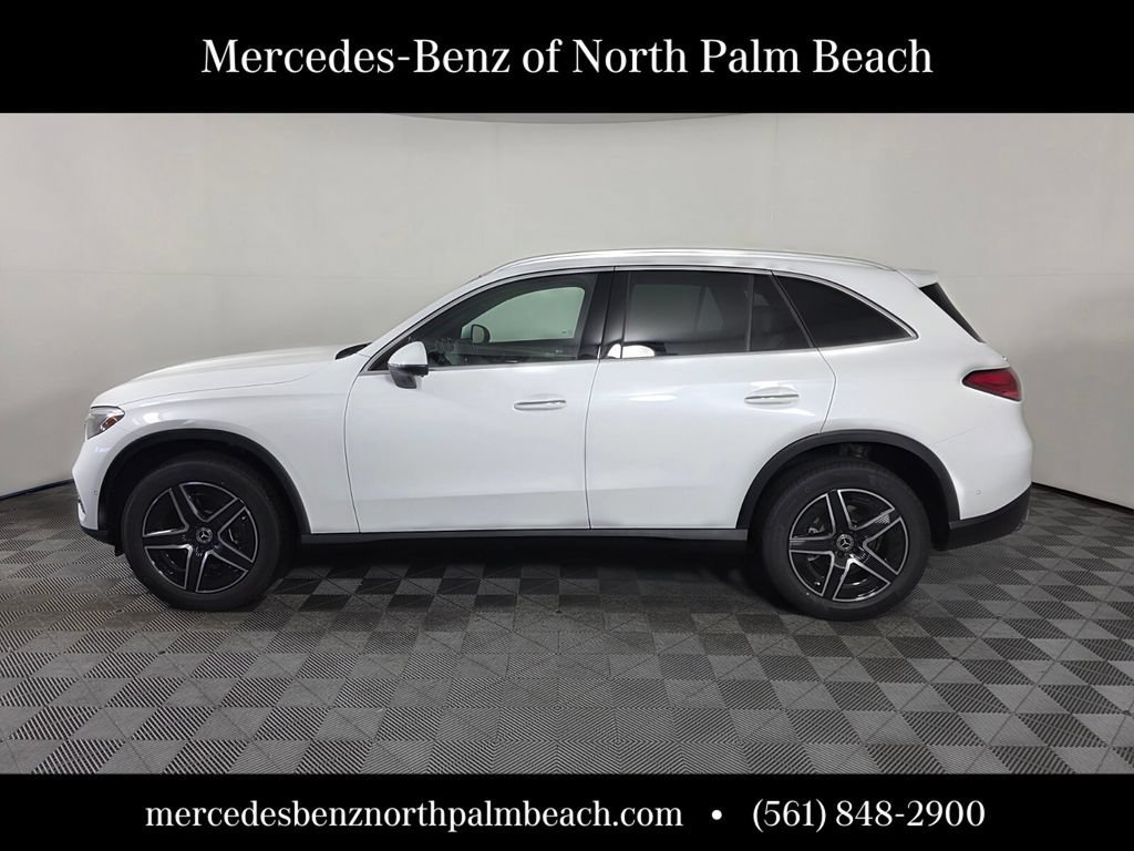 New 2026 MANUFAKTUR Moonlight White Metallic Mercedes-Benz GLC 300 image 32