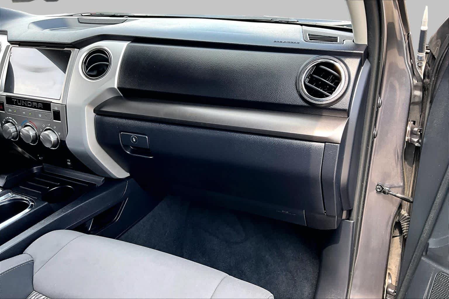 Used 2018 Magnetic Gray Metallic Toyota SR5 image 19