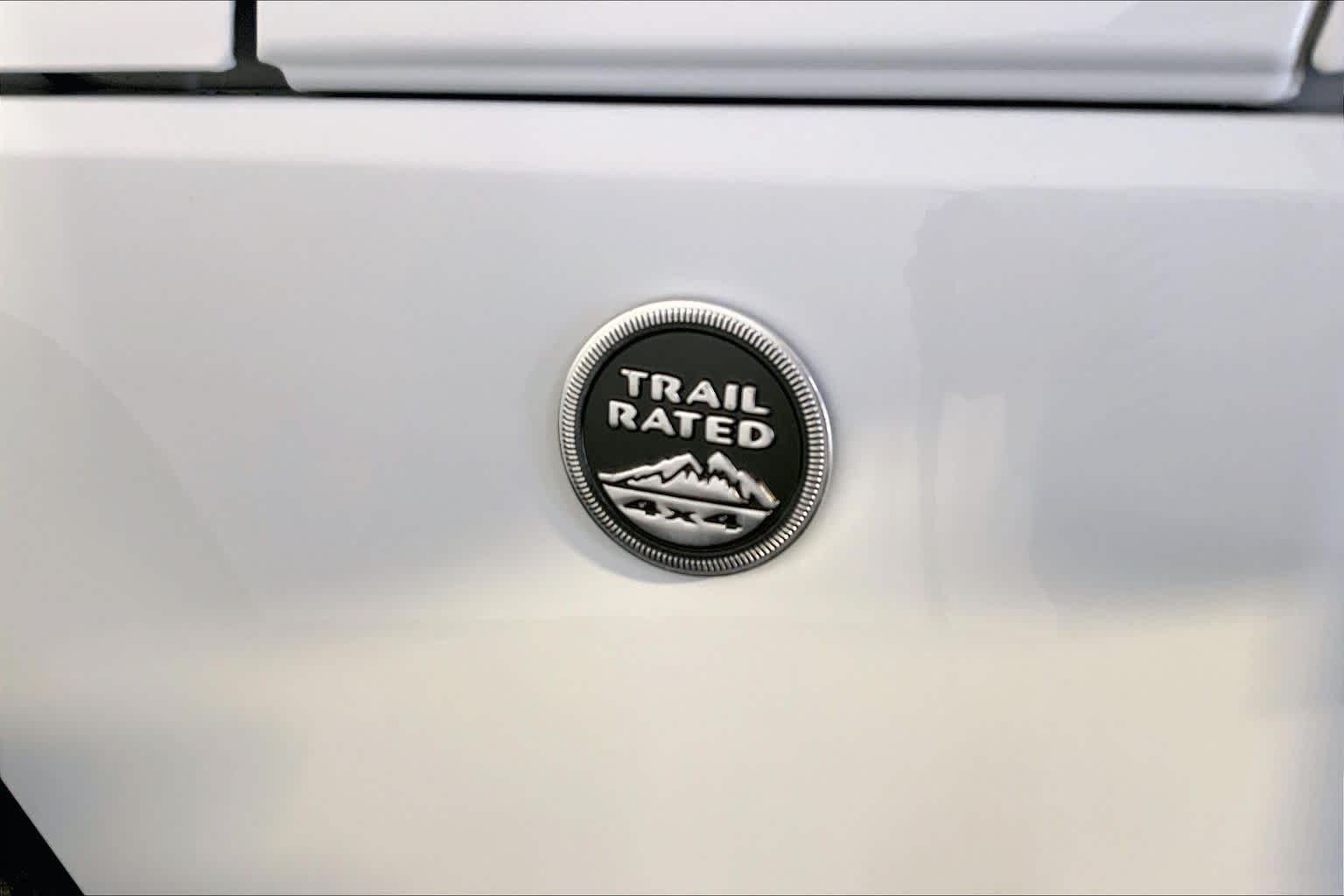 Used 2017 Bright White Clearcoat Jeep Sport image 35