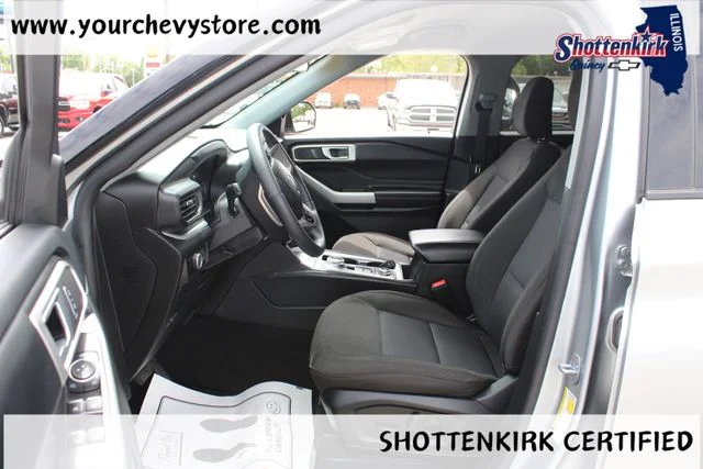 Used 2023 Silver Ford XLT image 11