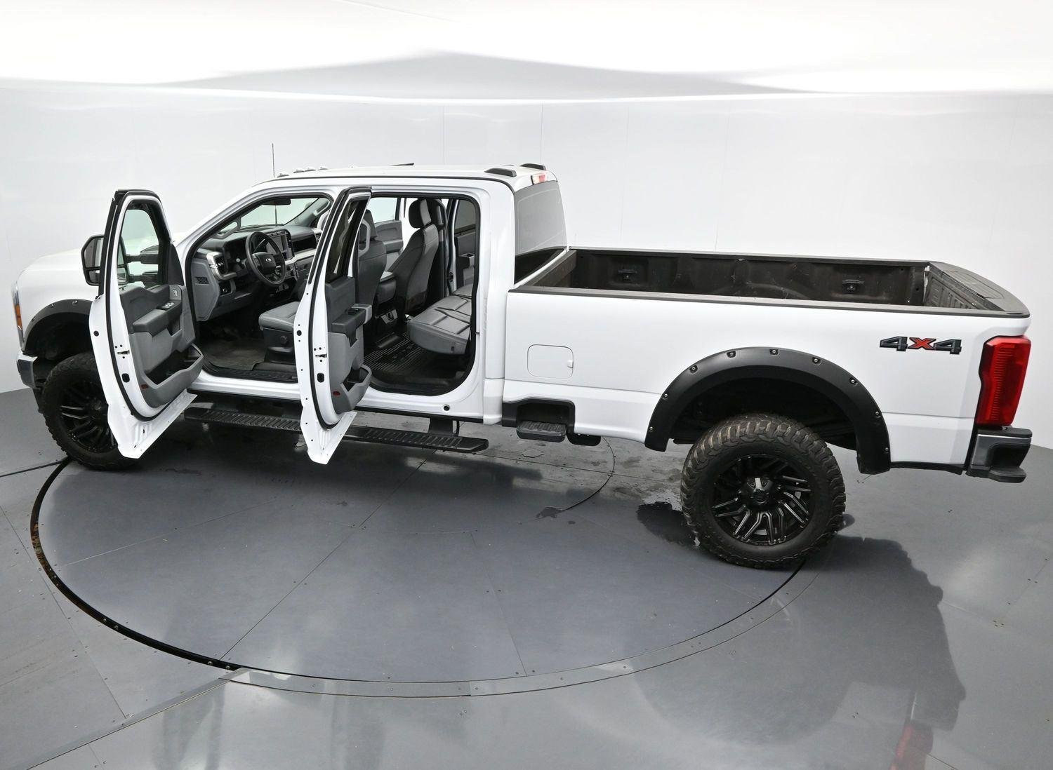 Used 2023 Oxford White Ford XL image 38