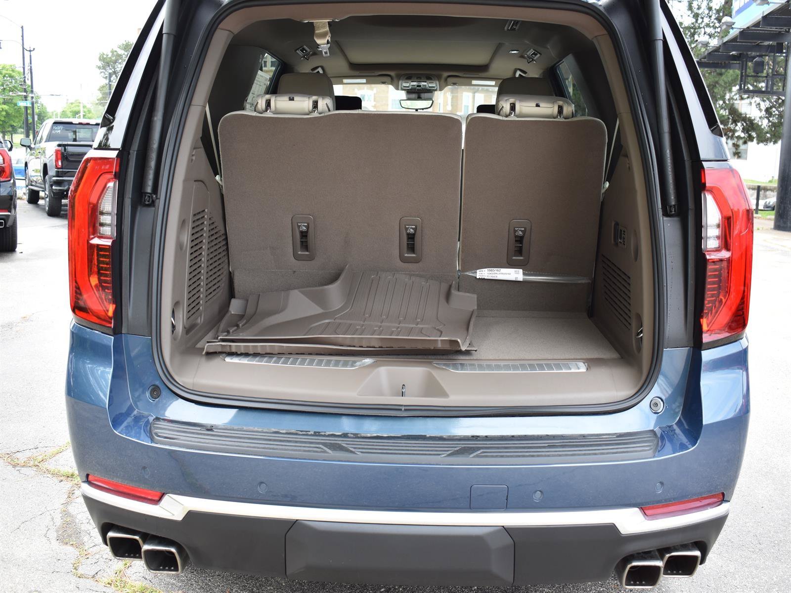 2026 GMC Yukon Denali - Photo 11