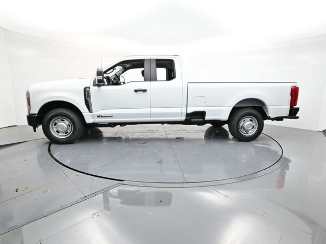 New 2026 Oxford White Ford F-350® XL image 4