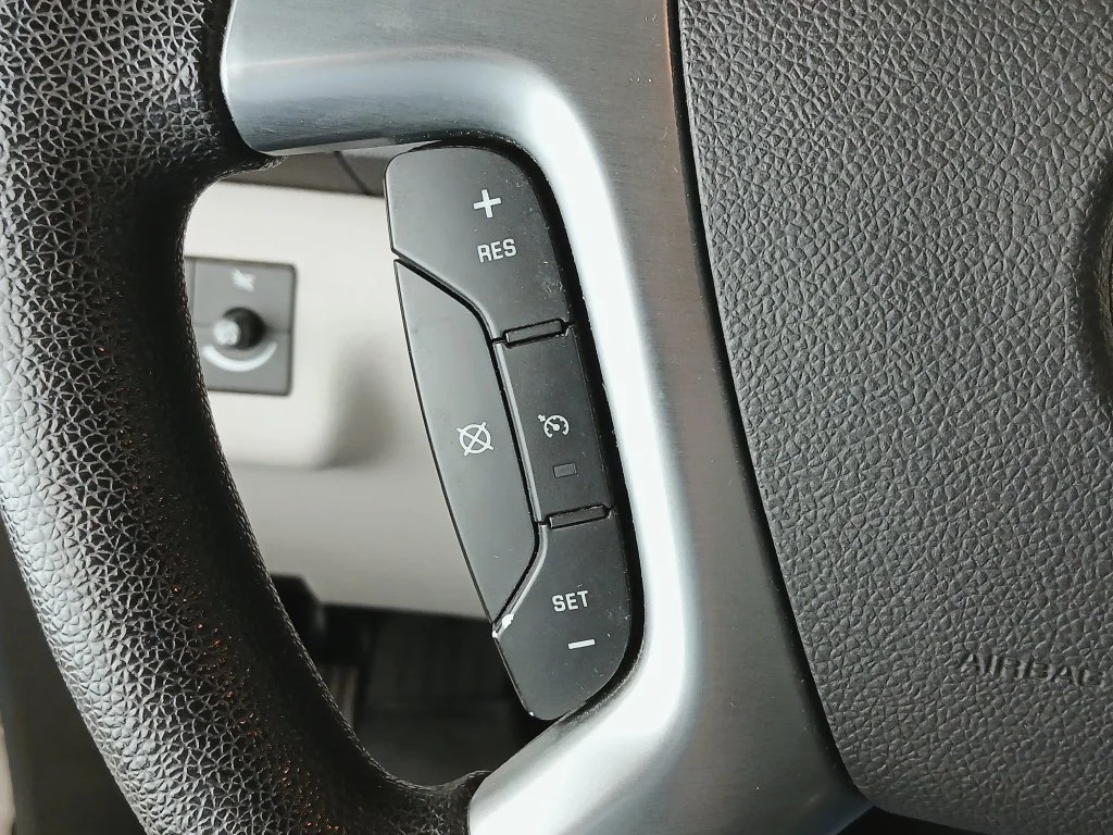 Used 2007 White GMC SLE 1 image 22