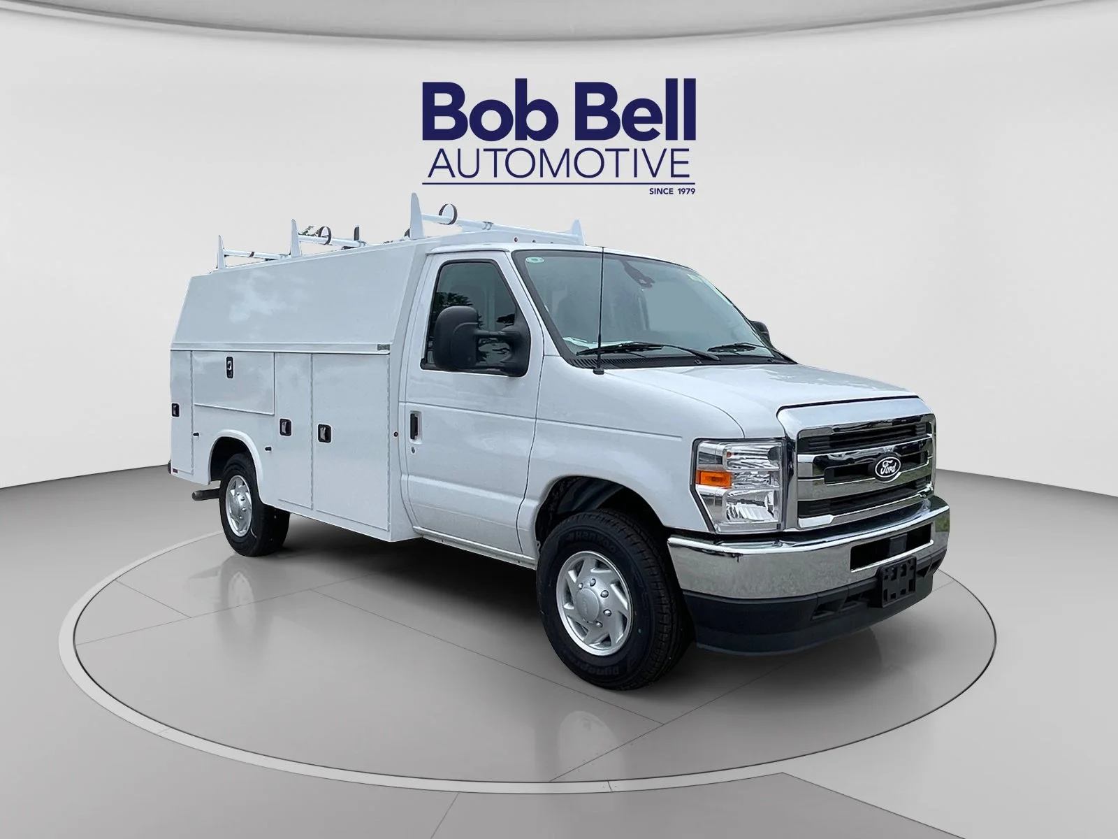 New 2027 Oxford White Ford E-350 SRW image 7