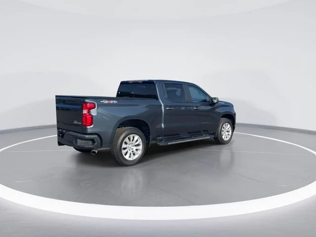 Used 2020 Gray Chevrolet Custom image 3