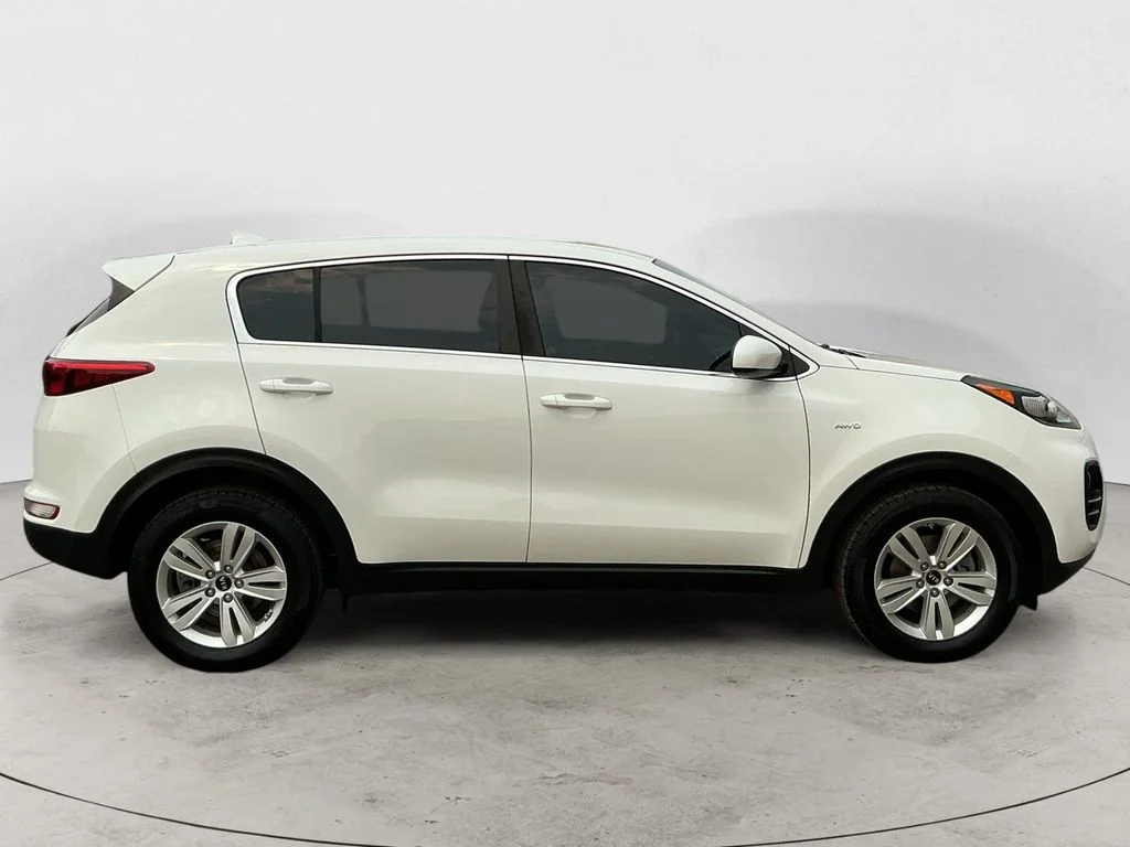 Used 2018 White Kia LX image 4