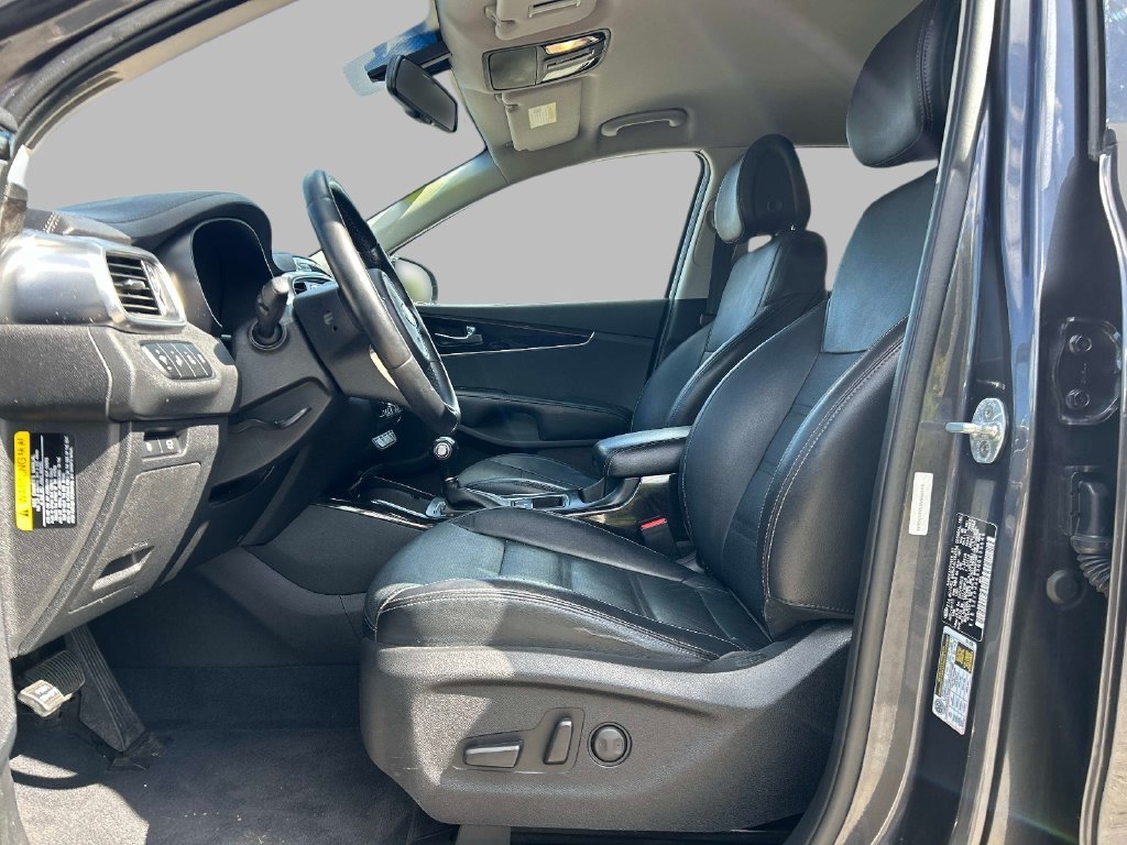 Used 2016 Gray Kia EX image 16