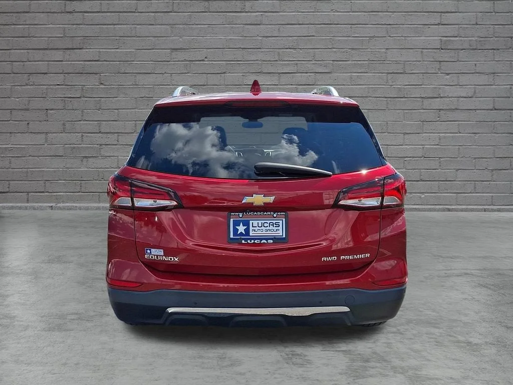 Used 2023 RADIANT RED TINTCOAT Chevrolet Premier image 39