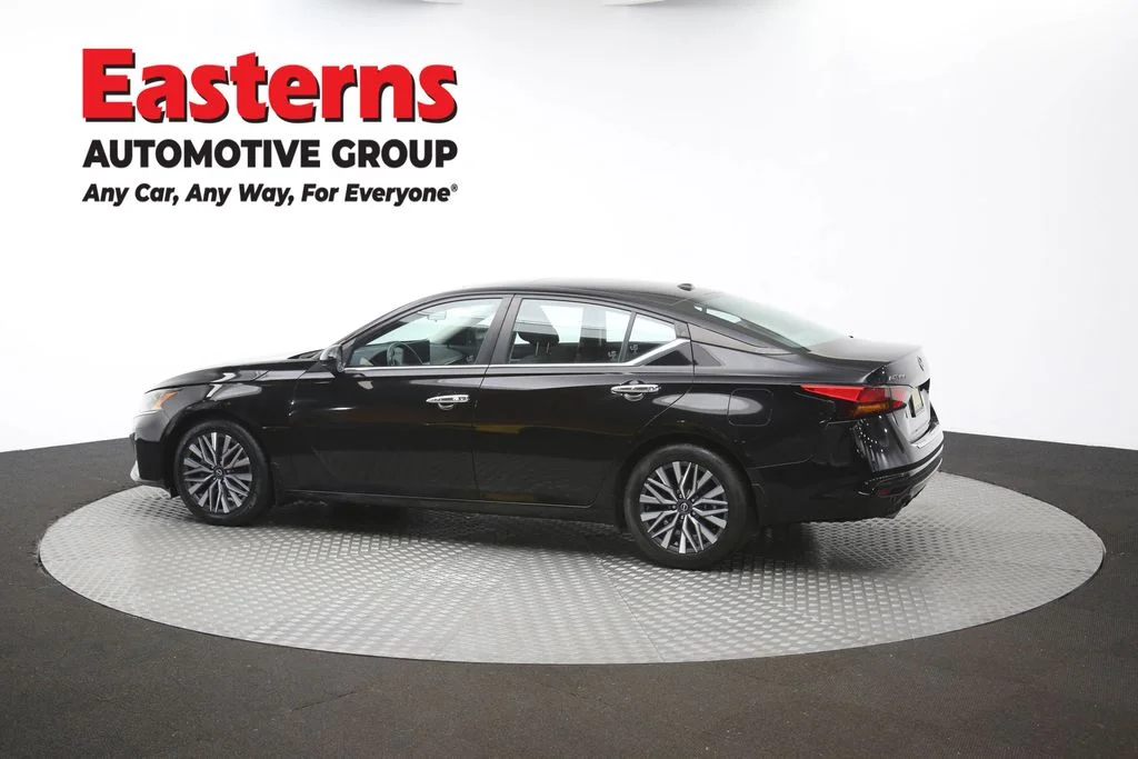 Used 2023 Black Nissan 2.5 SV image 62