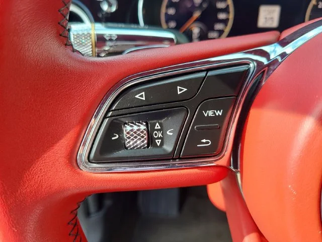 Used 2021 Black Bentley V8 image 31