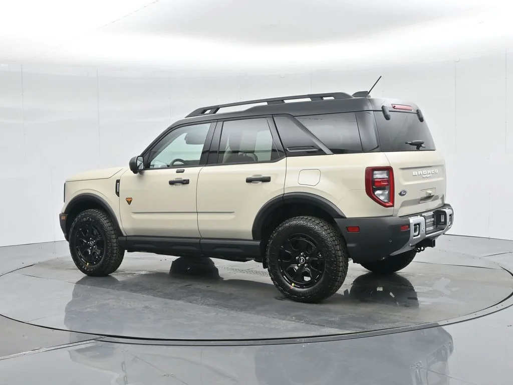 New 2025 Desert Sand Ford Badlands image 6