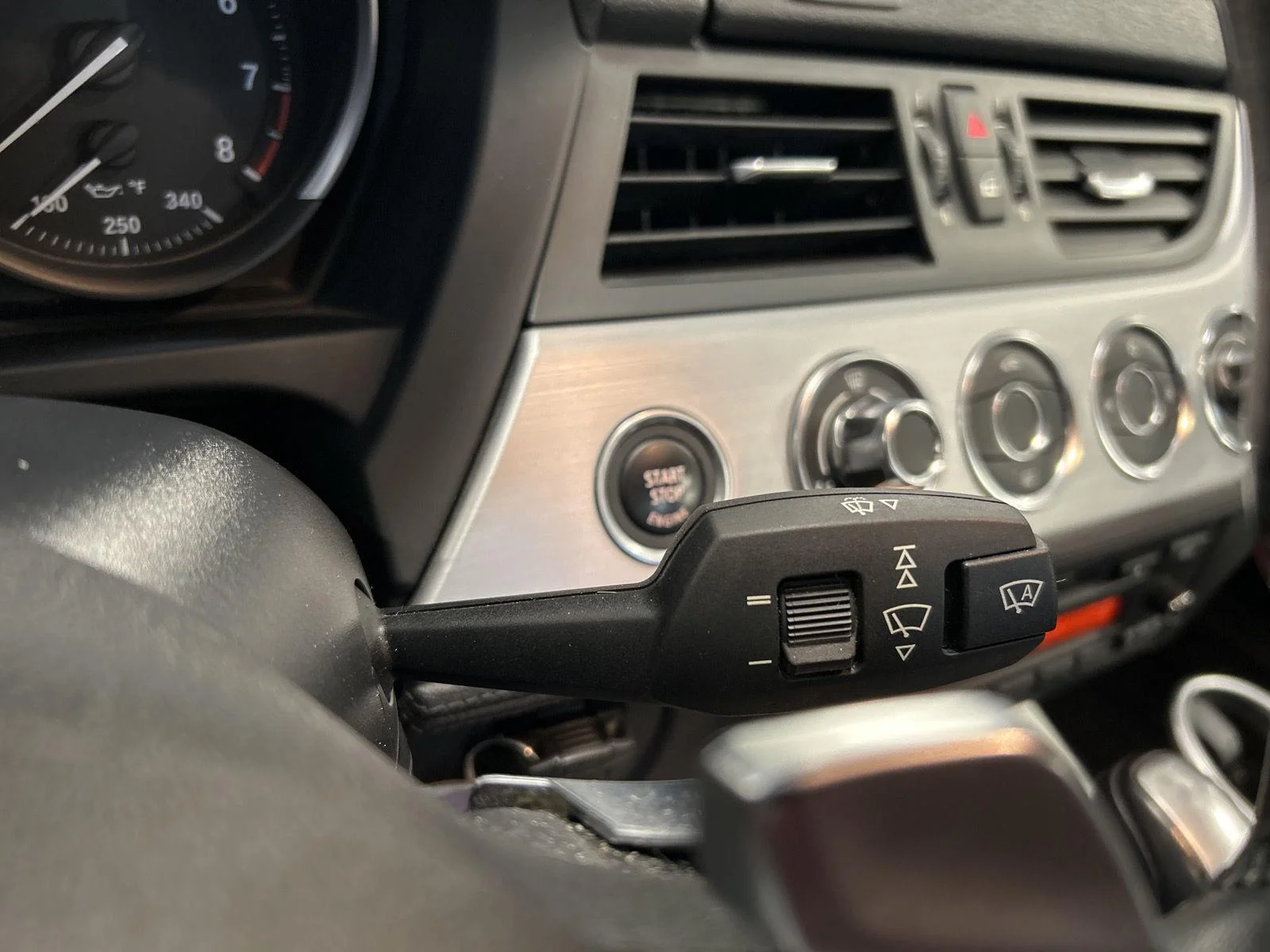 Used 2011 Alpine White BMW sDrive30i image 19