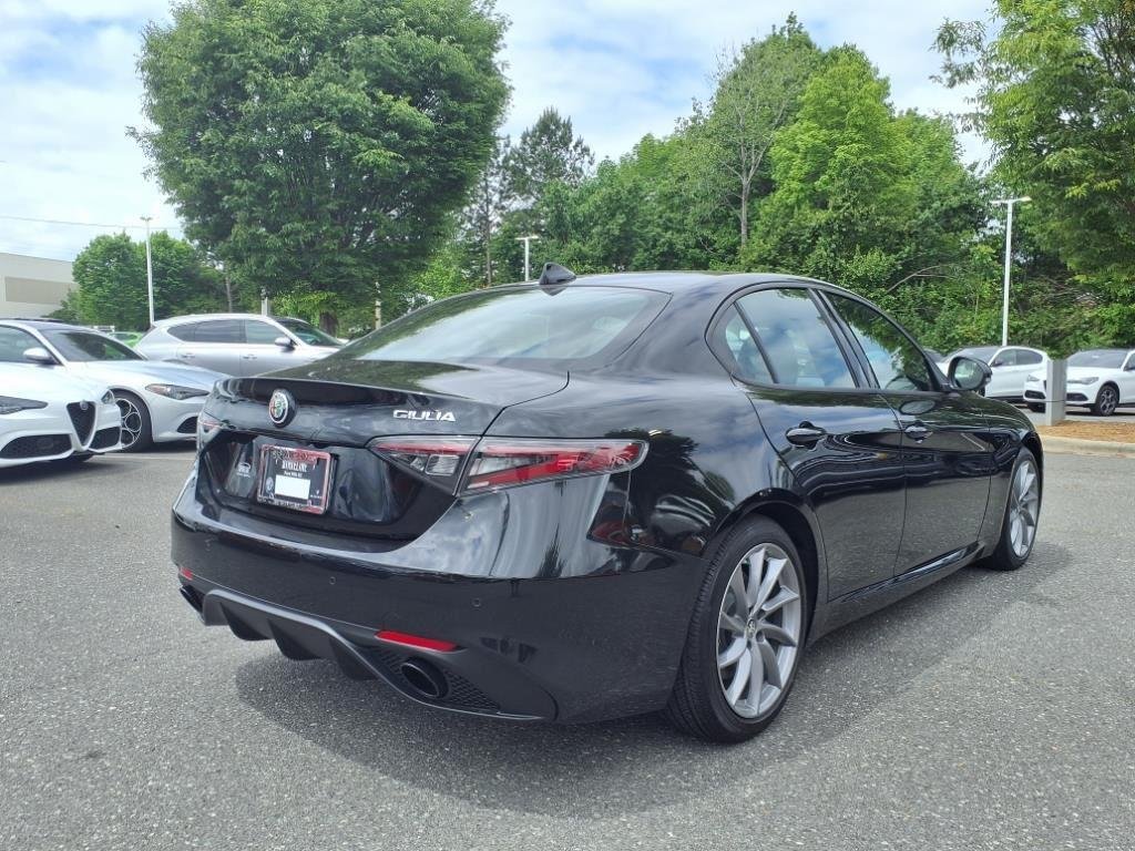 2025 Alfa Romeo Giulia Base - Photo 18