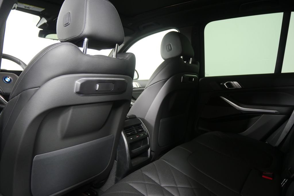New 2026 Manhattan Green Metallic BMW xDrive50e image 15