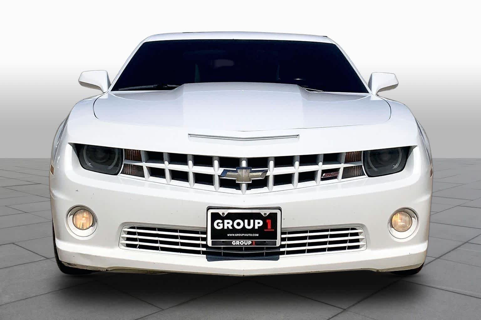 Used 2011 Summit White Chevrolet 2SS image 3