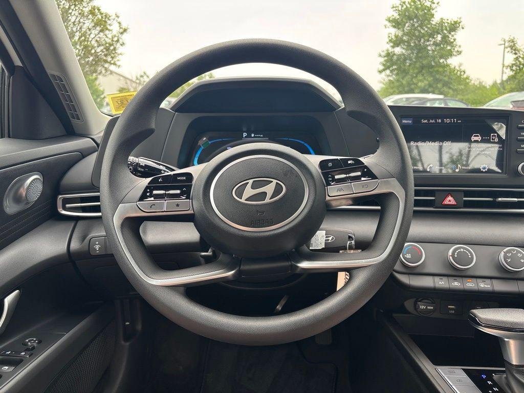 New 2026 White Hyundai SE image 14