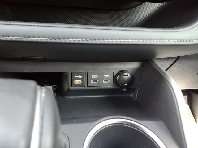 Used 2022  Toyota XLE image 20