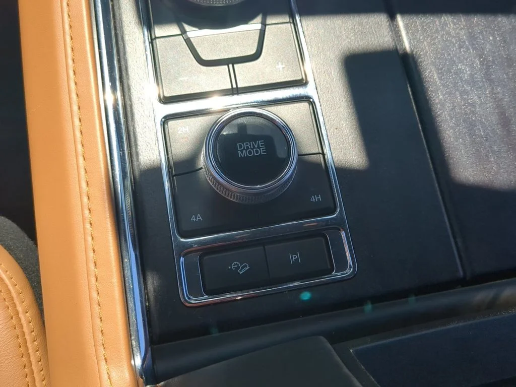 Used 2022 Blue Ford Platinum image 31