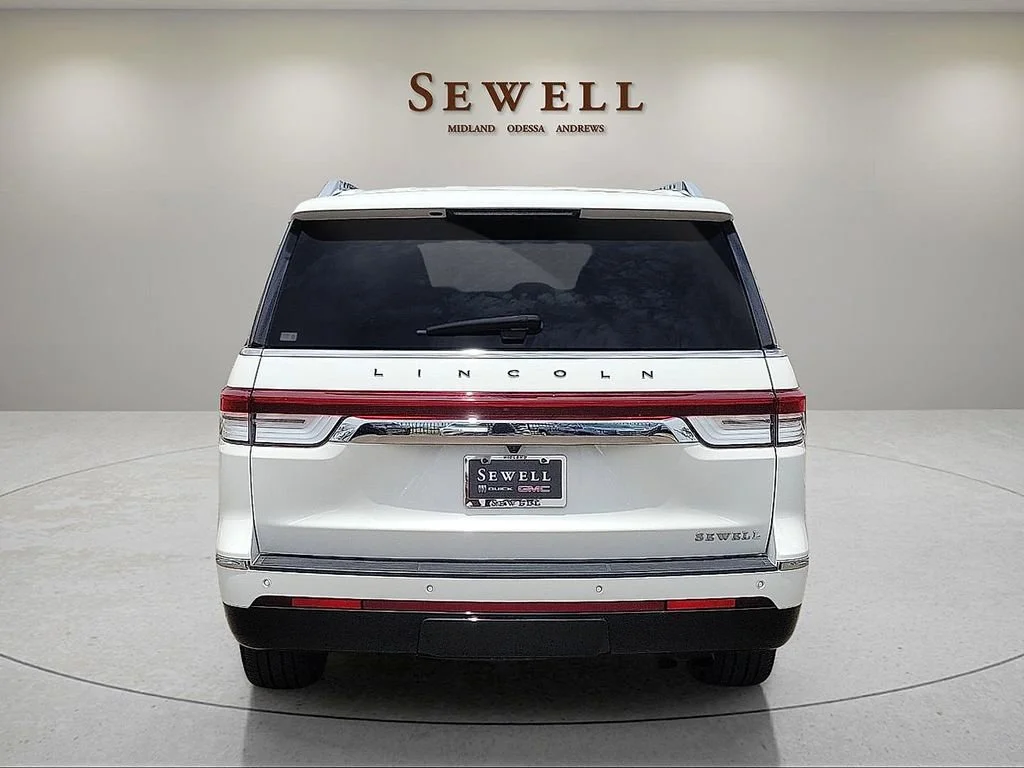 Used 2022  Lincoln Black Label image 4