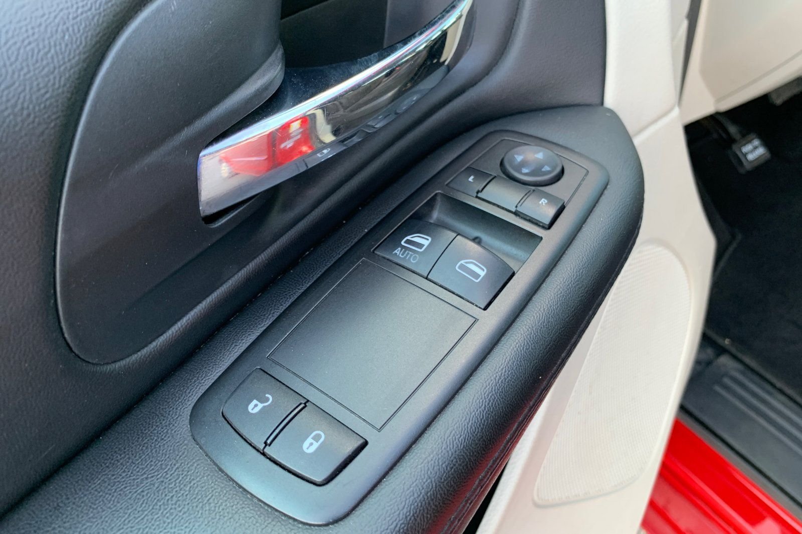 Used 2015 Red Dodge SE image 13