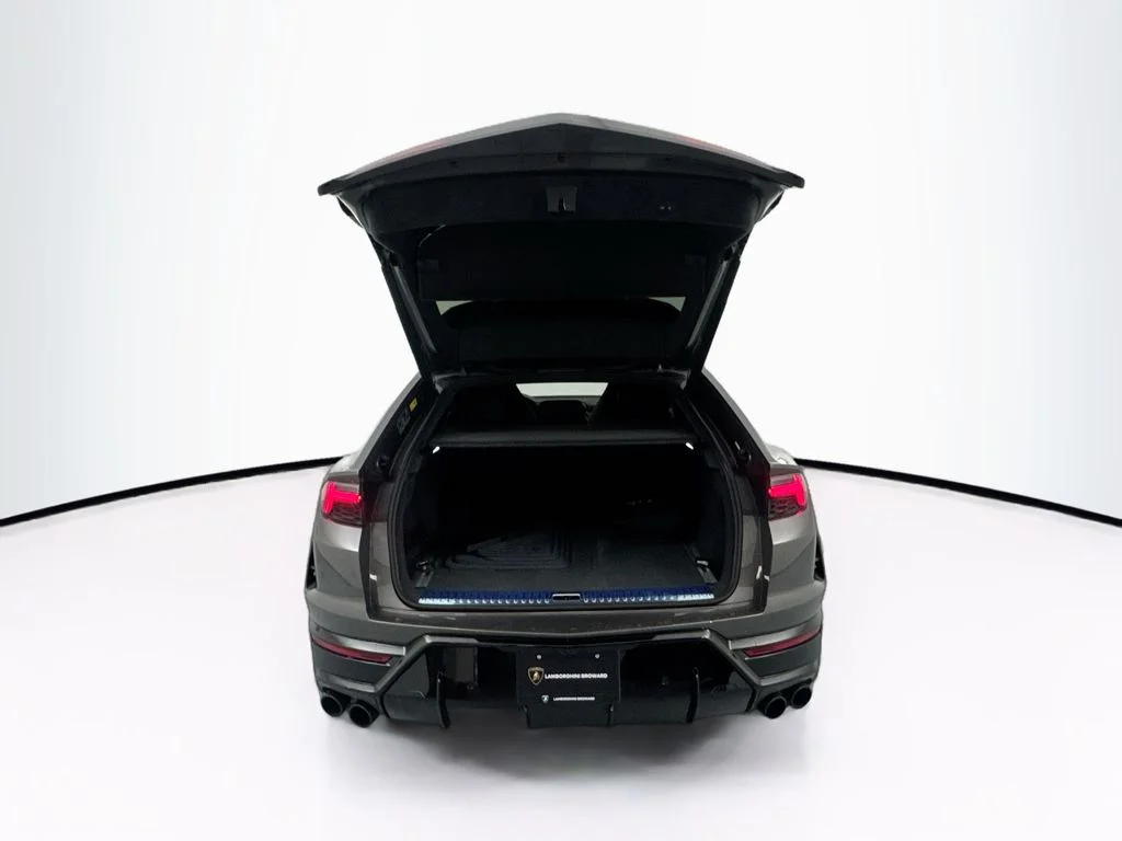 2025 Lamborghini Urus SE - Photo 29