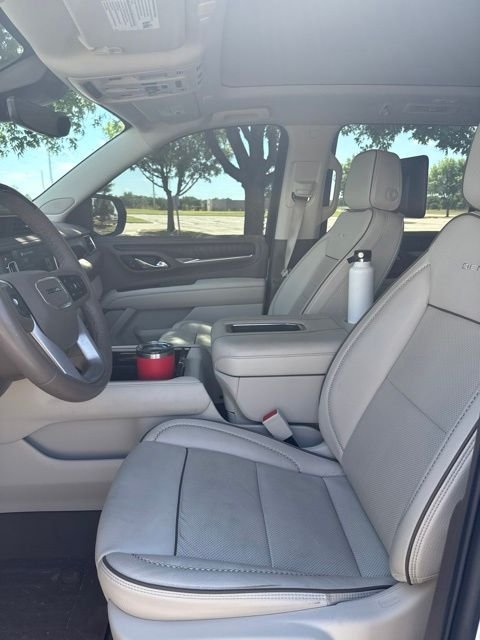 Used 2023 White GMC Denali image 9
