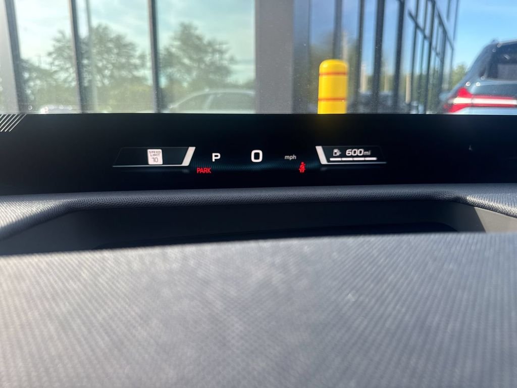 New 2027 Black Sapphire Metallic BMW  image 9