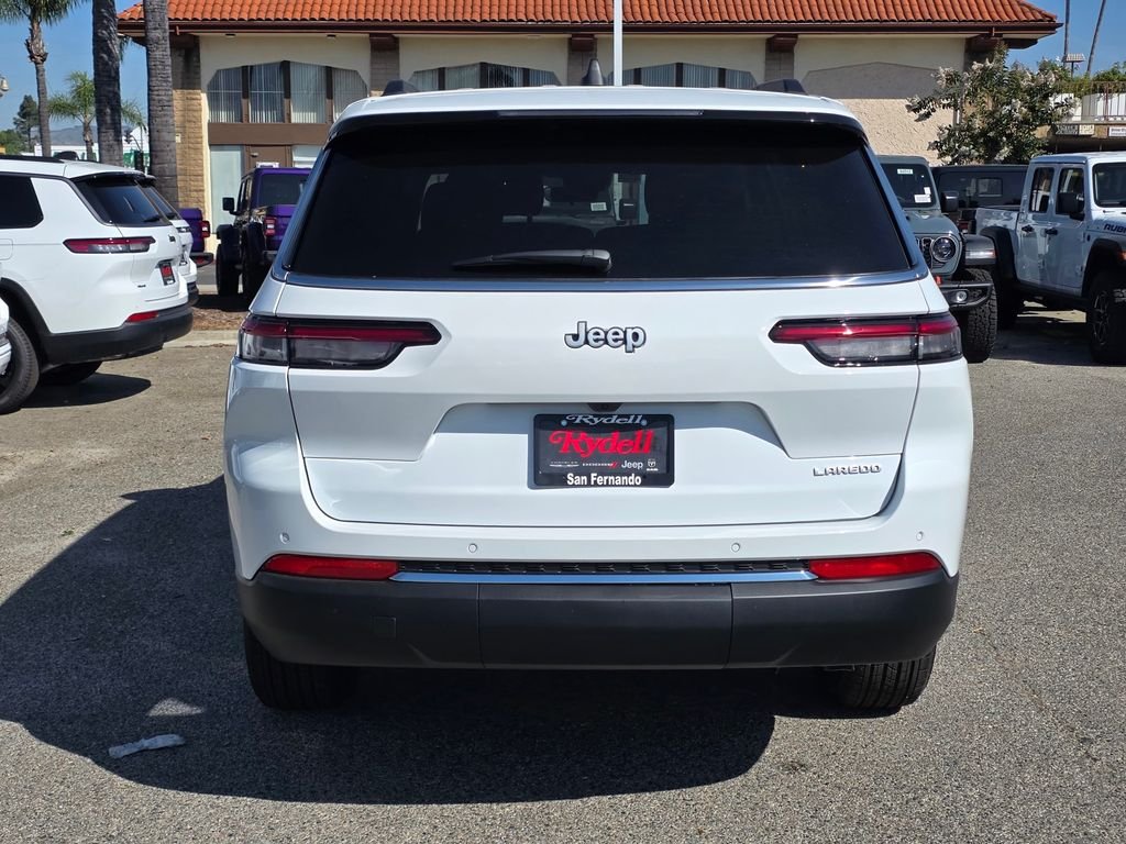 New 2026 Bright White Clear-Coat Exterior Paint Jeep Laredo image 5