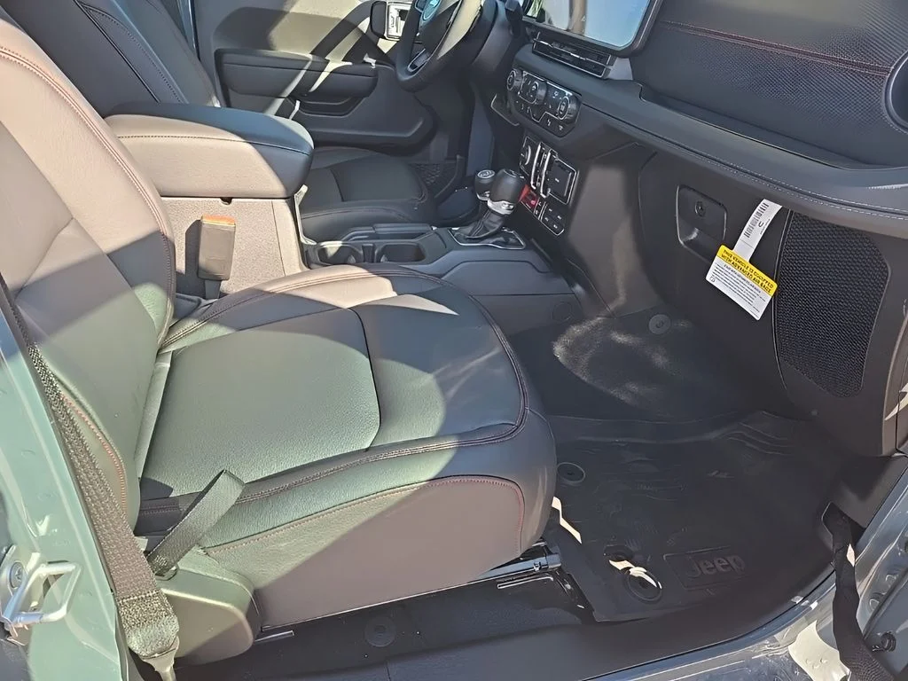 2025 Jeep Wrangler 4-Door Rubicon - Photo 34