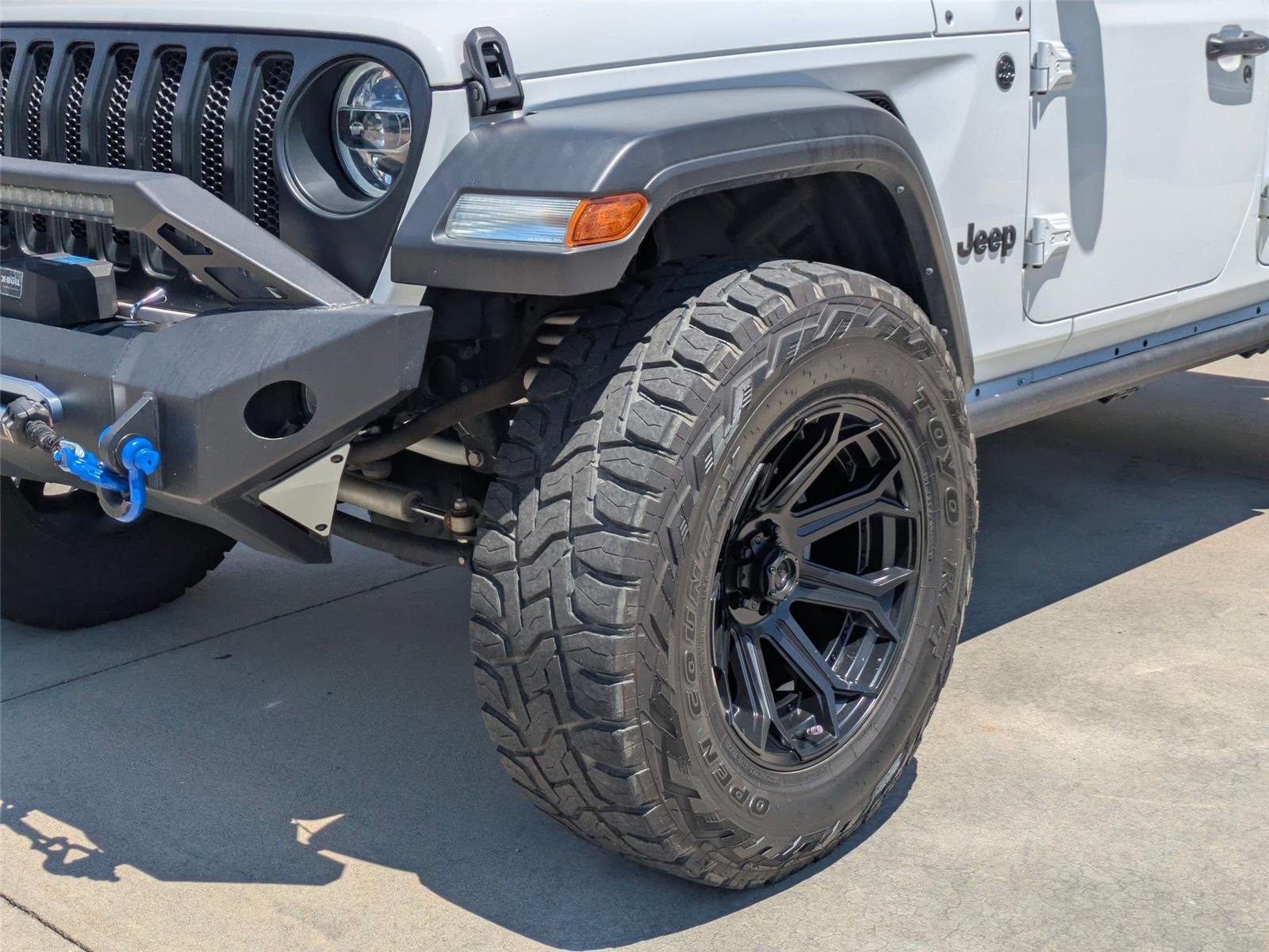 Used 2021 Bright White Clearcoat Jeep Unlimited Sport S image 9