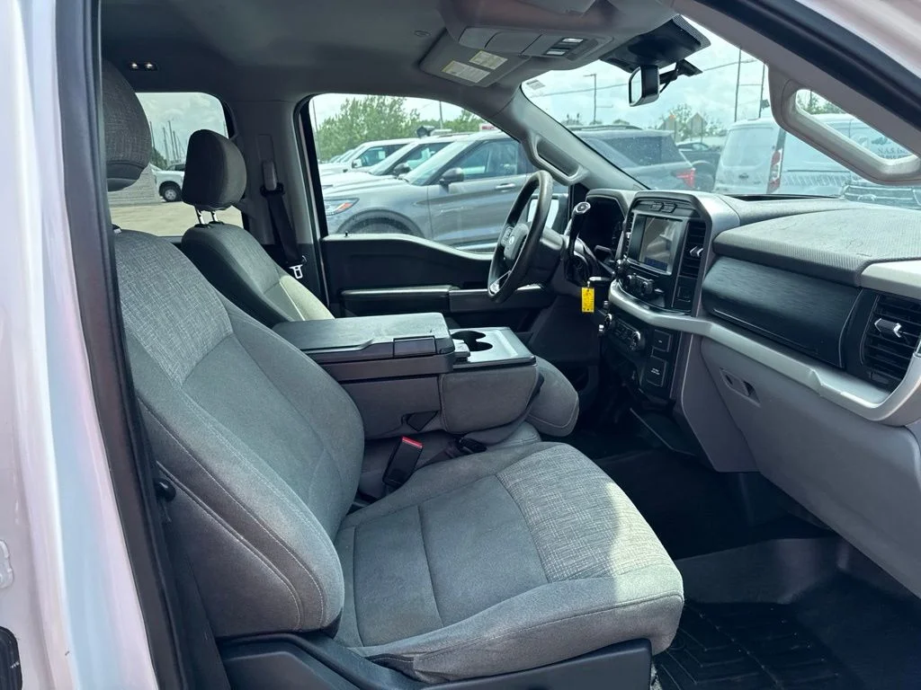 Used 2021 Oxford White Ford XLT image 33