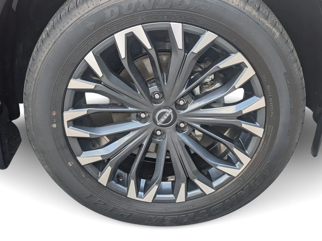 Used 2026 Red Nissan Platinum image 5