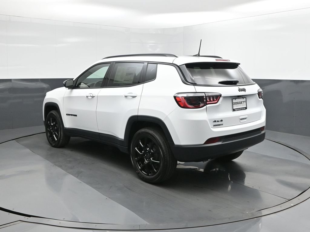 New 2026 Bright White Clearcoat Jeep Latitude image 5