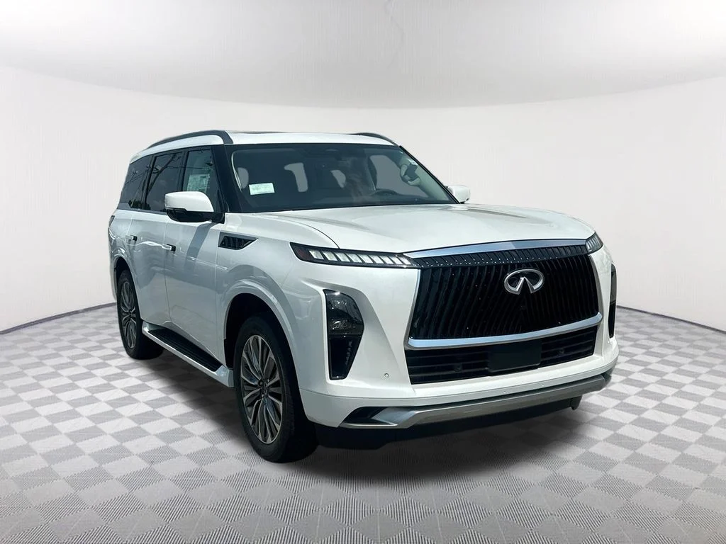 New 2027 RADIANT WHITE INFINITI Luxe 4WD image 3